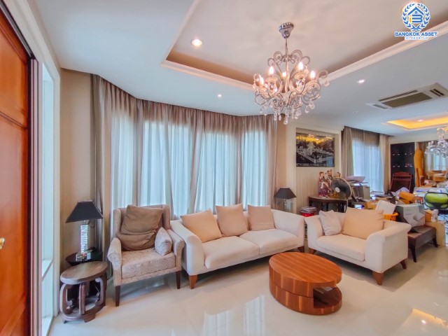 *****บ้านเดี่ยวมือสองย่านกรุงเทพฯ ม.เอ็นริช พาร์ค กาญจนาภิเษก เนื้อที่กว้างขวางมากถึง 118.30 ตร.ว. ฟังก์ชัน 4 ห้องนอน 4 ห้องน้ำ ที่จอดรถ 4 คัน บ้านสวย ทำเลดี พร้อมเข้าอยู่ บนทำเลแห่งการเดินทาง ใกล้รถไฟฟ้าสายสีน้ำเงิน "สถานีหลักสอง" และทางด่วน "ศรีรัช"